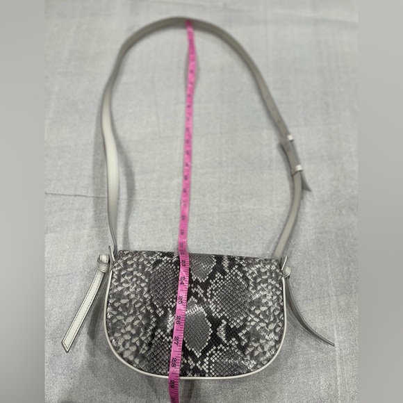 Banana Republic Snakeskin Embossed Split Cow Leather Crossbody Bag NWOT - Picture 14 of 15
